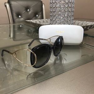 Women’s Chloé sunglasses